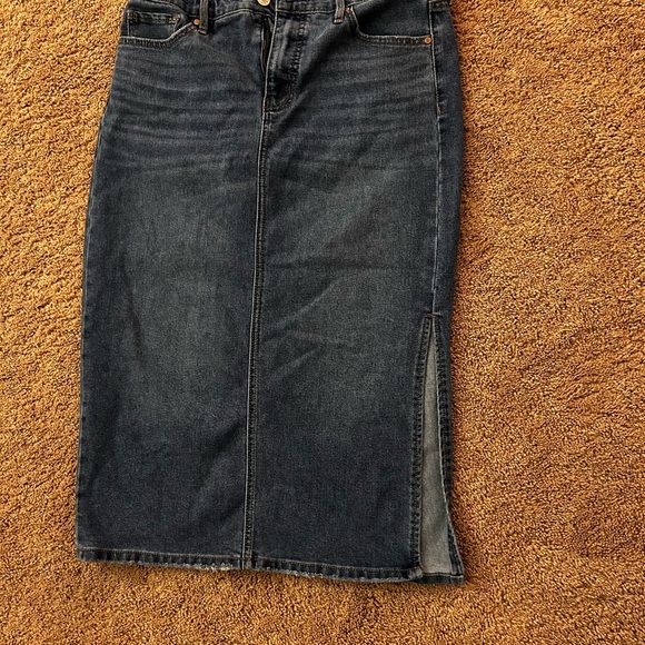 Edited by Remi Bader Denim Midi Skirt with Side Slit size 8 - Picture 15 of 15